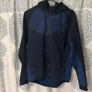 Nike tech men’s medium